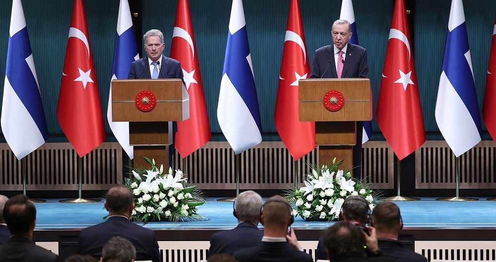 Parlamenti turk miraton anetaresimin e Finlandes ne NATO